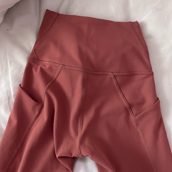 Lululemon, wunder Train HR tight 25” *pockets size:2 - Picture 3 of 8